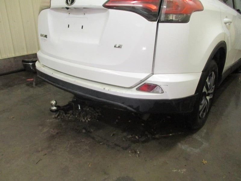 Passenger Tail Light Quarter Panel Mounted Without LED Fits 16-18 RAV4