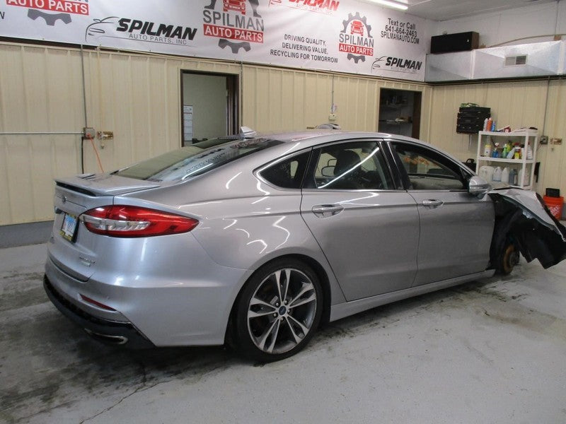 FUSION 2020 Glove Box 1682850