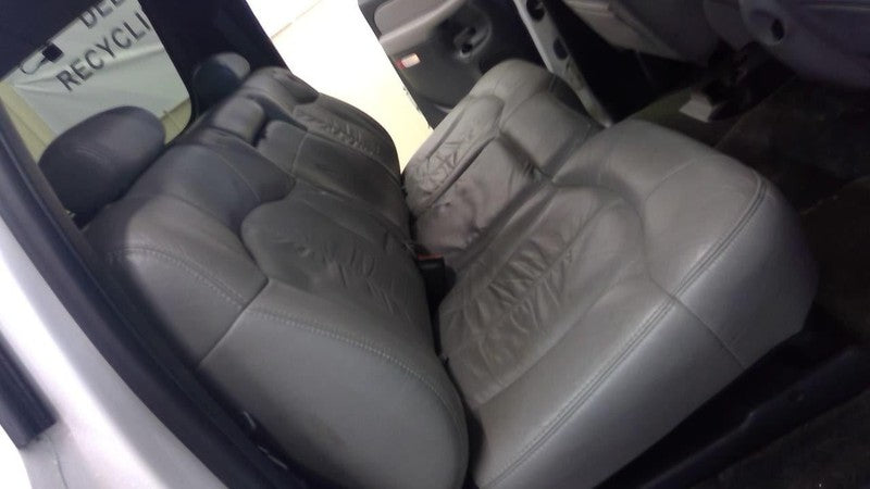 SUBURBN15 2001 Seat Rear 1876117