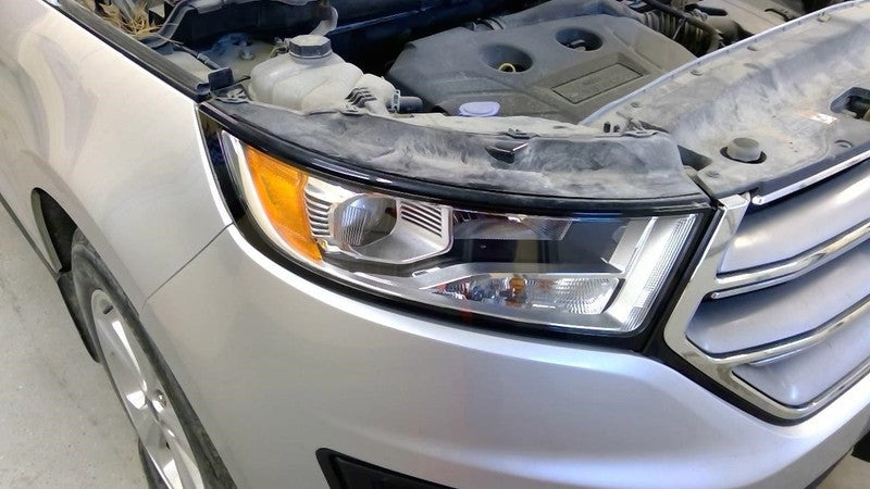 Passenger Headlight Halogen SEL Chrome And Black Bezel Fits 15-18 EDGE