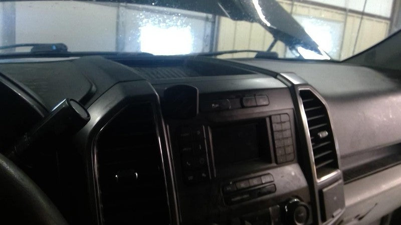 Info-GPS-TV Screen Front Center Dash Fits 20-22 FORD F250SD PICKUP 186