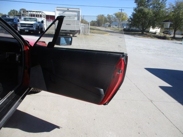 ALLANTE 1990 Front Door Trim Panel 1612733