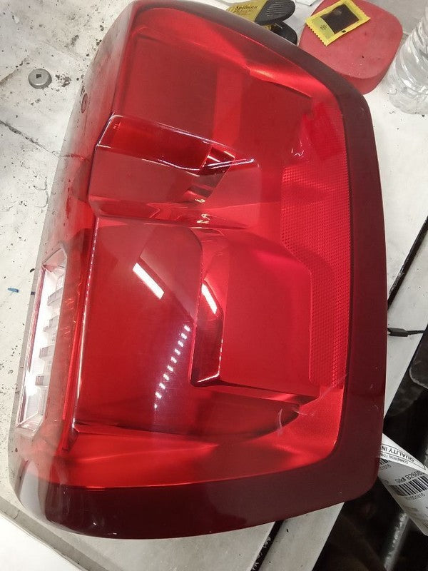 Passenger Tail Light With LED Fits 16-18 SILVERADO 1500 PICKUP 1851816