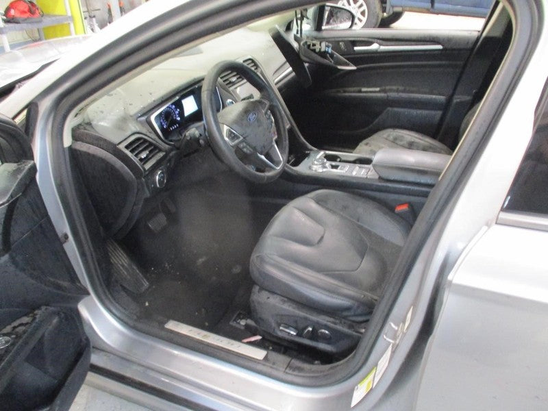 FUSION 2020 Glove Box 1682850