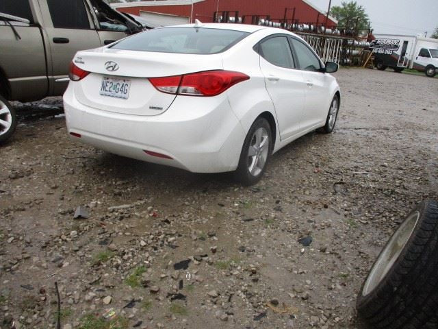 Grille Sedan Center Lower With Chrome Bars Fits 11-13 ELANTRA 1590349