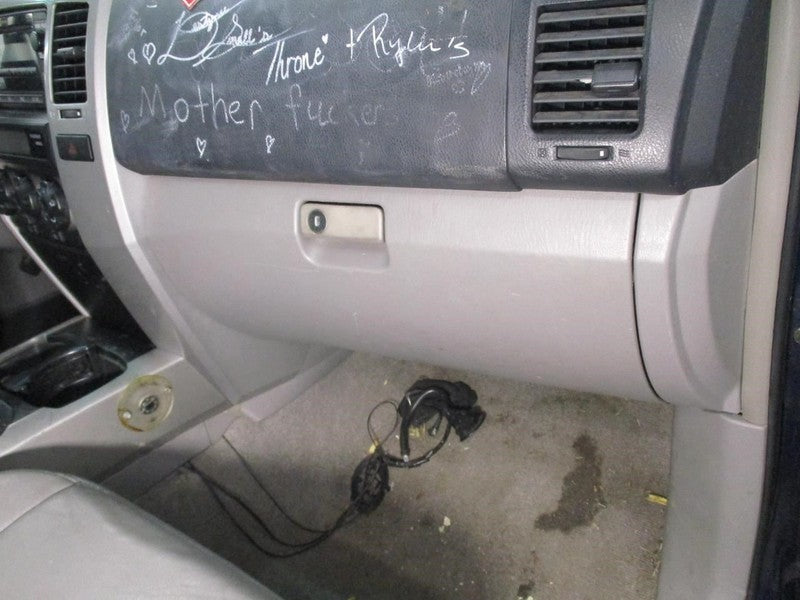 4 RUNNER 2006 Glove Box 1931912