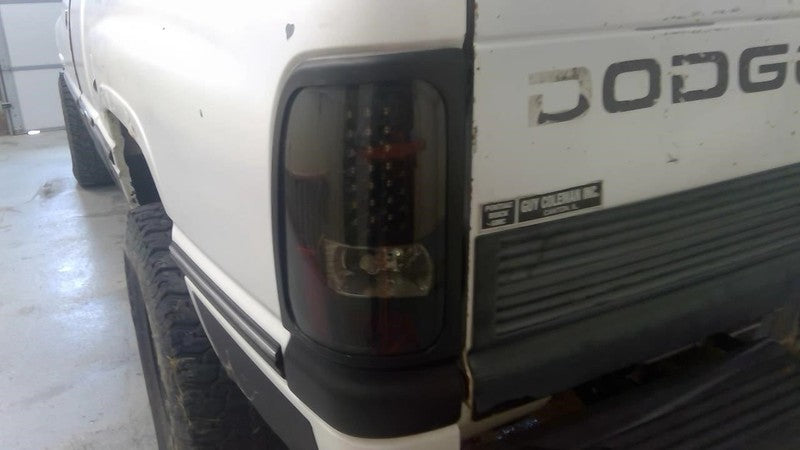 RAM1500 1995 Tail Light 2018057