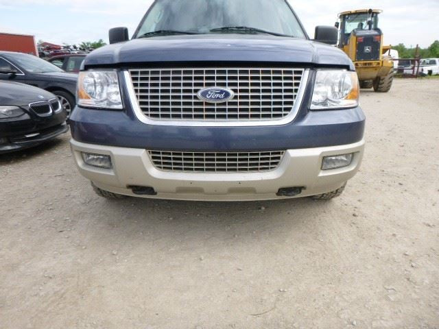 Passenger Right Headlight Bright Background Fits 03-06 EXPEDITION 1180