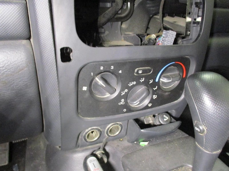 Temperature Control With AC Fits 02-03 LIBERTY 1904421