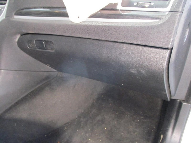 300 2016 Glove Box 1664767