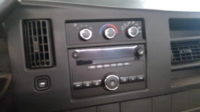Audio Equipment Radio Opt UM7 Fits 07-14 SIERRA 2500 PICKUP 1970200