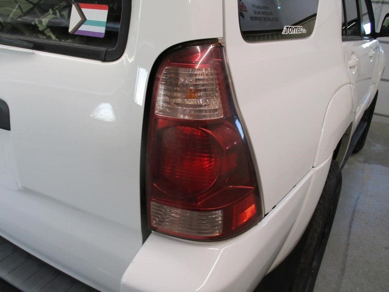 Passenger Right Tail Light Fits 03-05 4 RUNNER 1874099