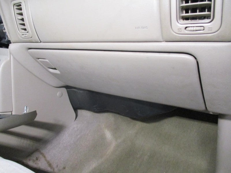 SILVRDO15 2006 Glove Box 2017828