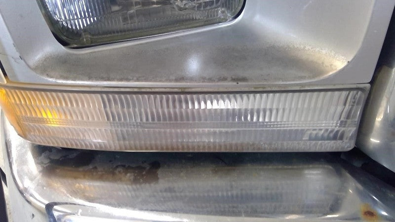 Passenger Corner/Park Light Park Lamp-turn Signal Fits 01-04 EXCURSION