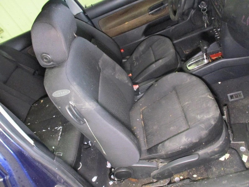 Passenger Front Seat VIN J 8th Digit 2 Door Fits 00-07 GOLF 1924519