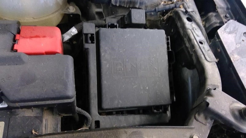 Fuse Box Engine VIN Z 11th Digit ID 84003373 Fits 17 ACADIA 2033808
