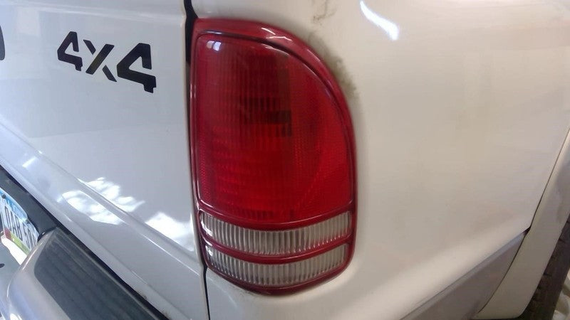 Passenger Right Tail Light Fits 97-04 DAKOTA 1903243