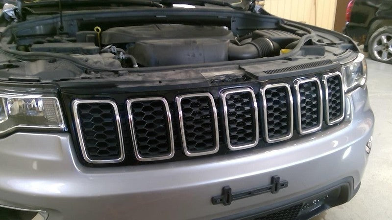 Grille Wk Body VIN E Or F 6th Digit Upper Fits 17-22 GRAND CHEROKEE 17