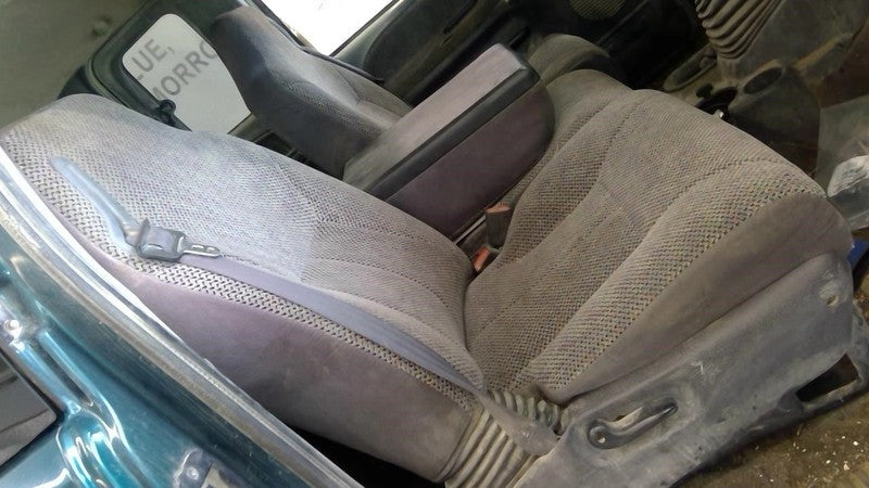 RAM2500   1999 Front Seat 1923179