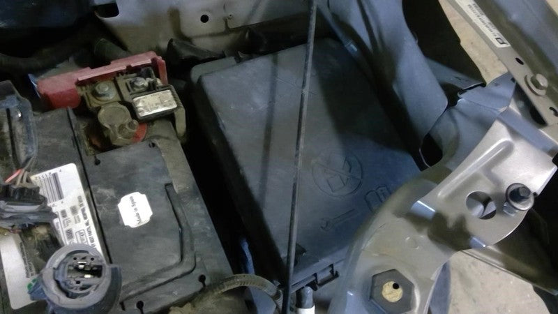 Fuse Box Engine VIN B 8th Digit Opt Luv Fits 15-16 ENCORE 2034061