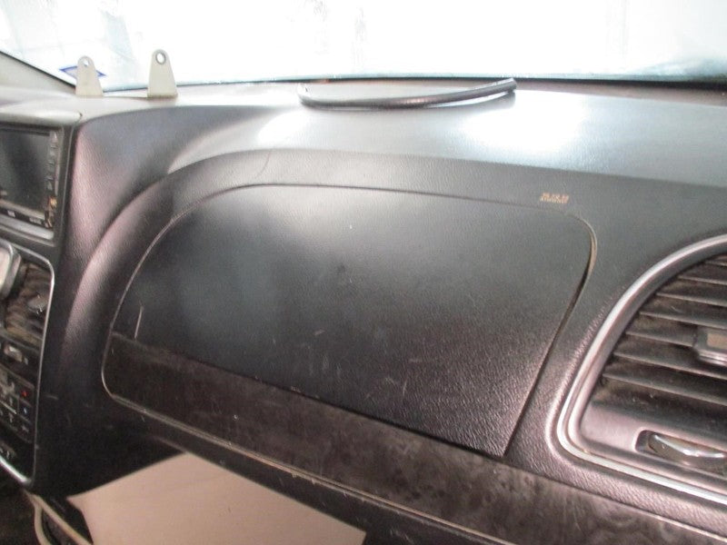 TOWN COUN 2013 Glove Box 1749197