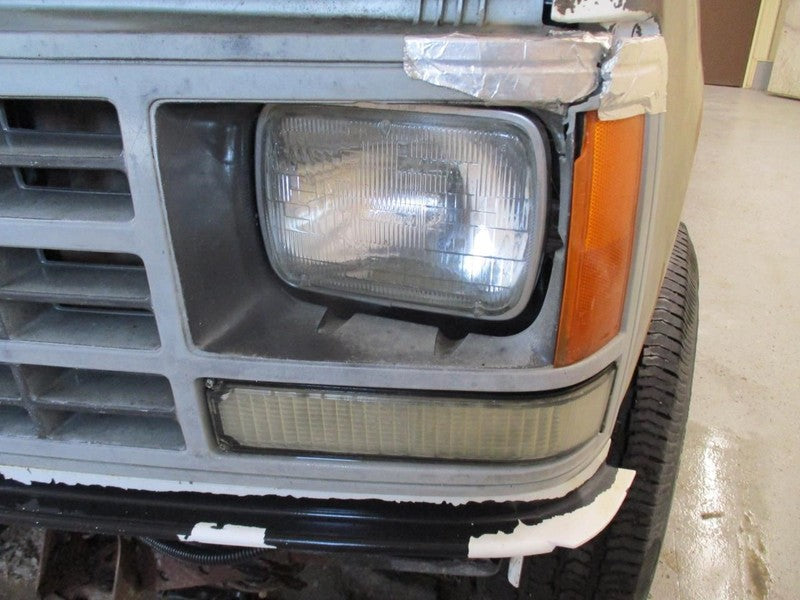 Driver Corner/Park Light Fits 88-02 CHEVROLET 3500 PICKUP 1687647