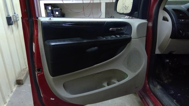 CARAVAN   2014 Front Door Trim Panel 2036085