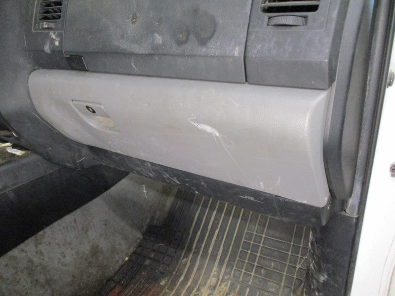 TUNDRA    2010 Glove Box 1702300