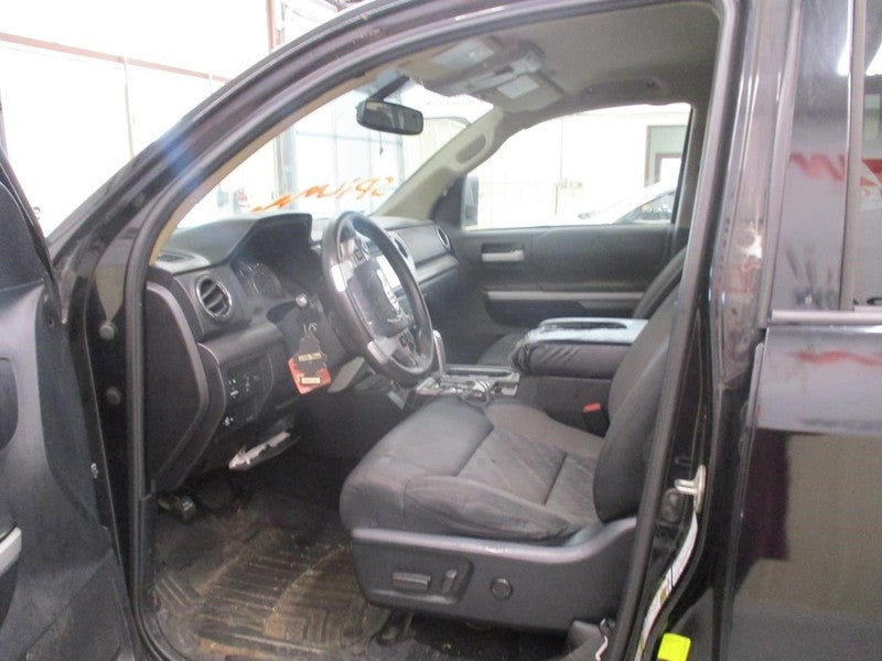 TUNDRA    2015 Owners Manual 1705052