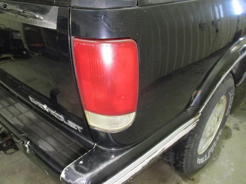 Passenger Right Tail Light Fits 95-05 BLAZER S10/JIMMY S15 2018233