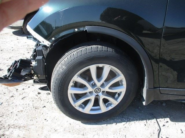 ROGUE     2019 Front Door Trim Panel 1555041