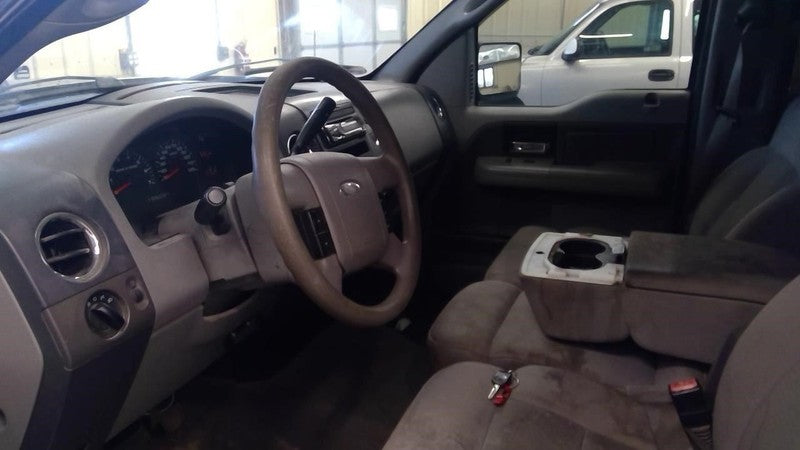Fuse Box Engine Right Hand Kick Panel Fits 05 FORD F150 PICKUP 1731088
