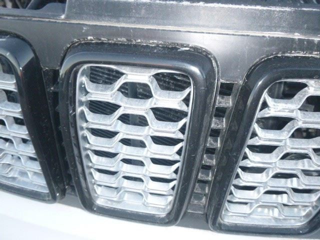 Grille Wk Body VIN E Or F 6th Digit Lower Fits 17-22 GRAND CHEROKEE 15