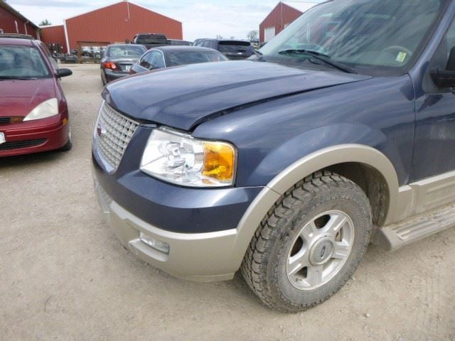 Passenger Right Headlight Bright Background Fits 03-06 EXPEDITION 1180