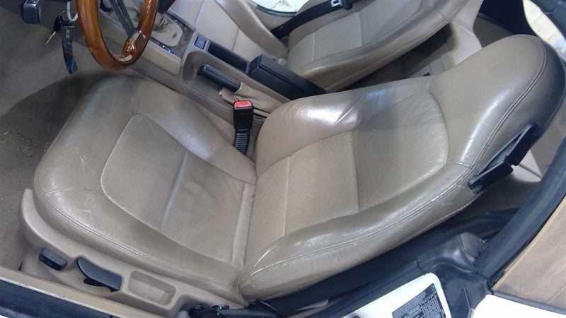 Z3        1997 Front Seat 1705163