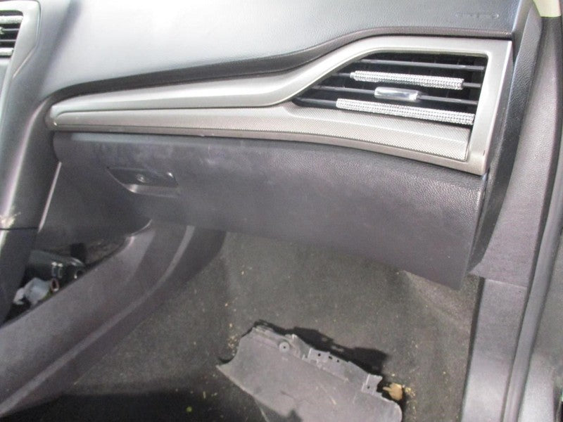 FUSION    2020 Glove Box 1714807