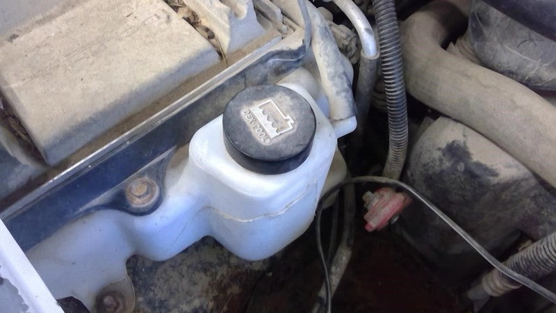 Coolant Reservoir Fits 95-05 BLAZER S10/JIMMY S15 2035824