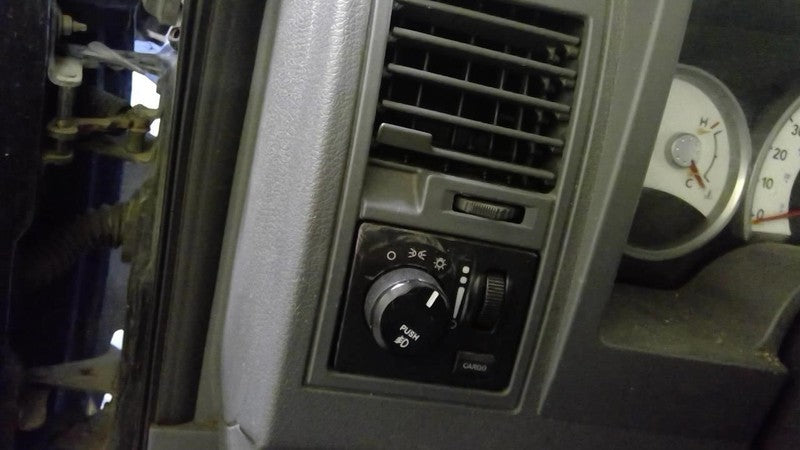 DAKOTA    2005 Dash/Interior/Seat Switch 1739592