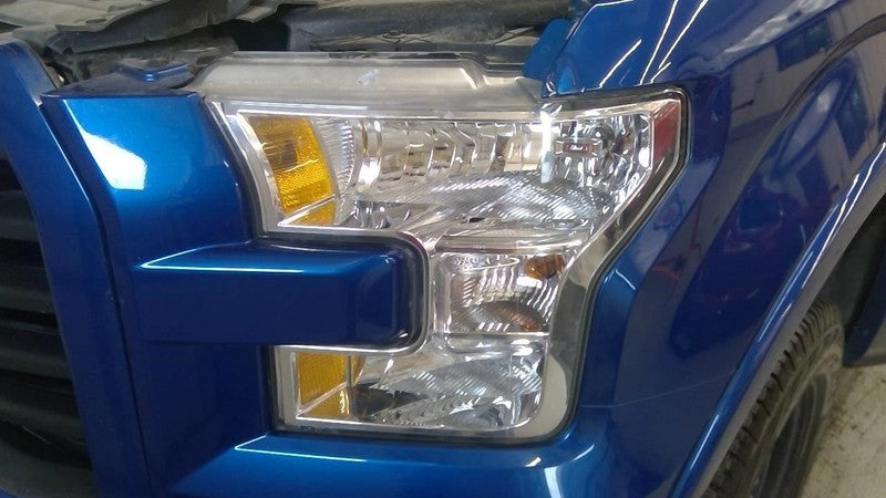 Driver Headlight Halogen Bright Background Fits 15-17 FORD F150 PICKUP