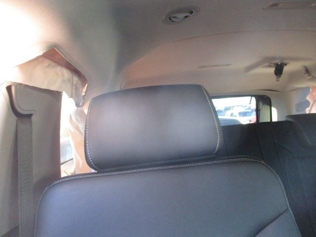 SUBURBN15 2019 Headrest 1617770