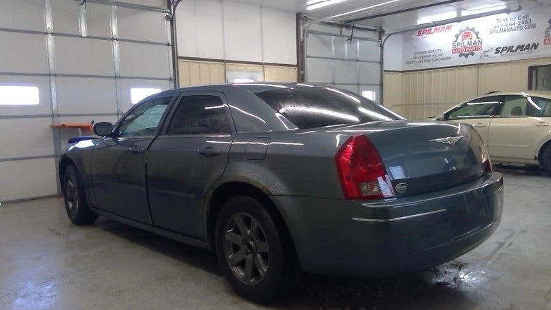 Passenger Right Headlight Halogen Without Projector Fits 05-07 300 188