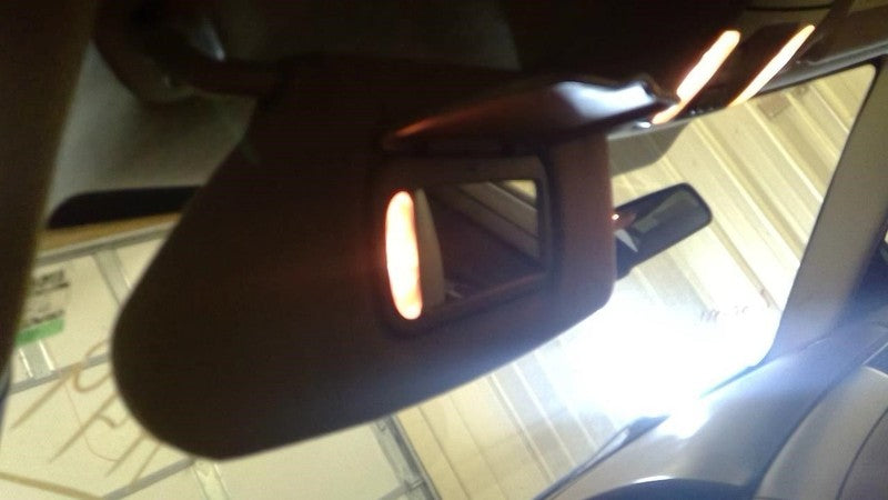 Driver Sun Visor With Illumination 1 Lamp Fits 04-06 PACIFICA 1881612
