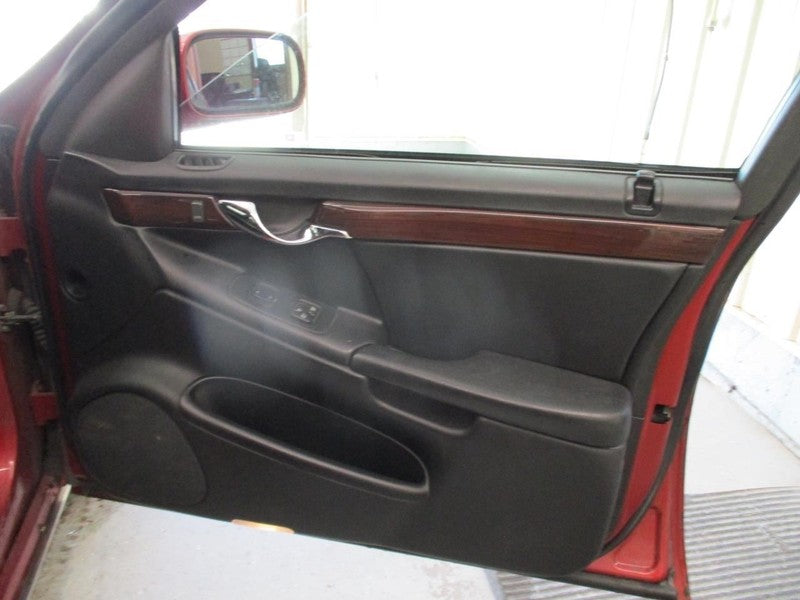 DEVILLE   2003 Front Door Trim Panel 2051926