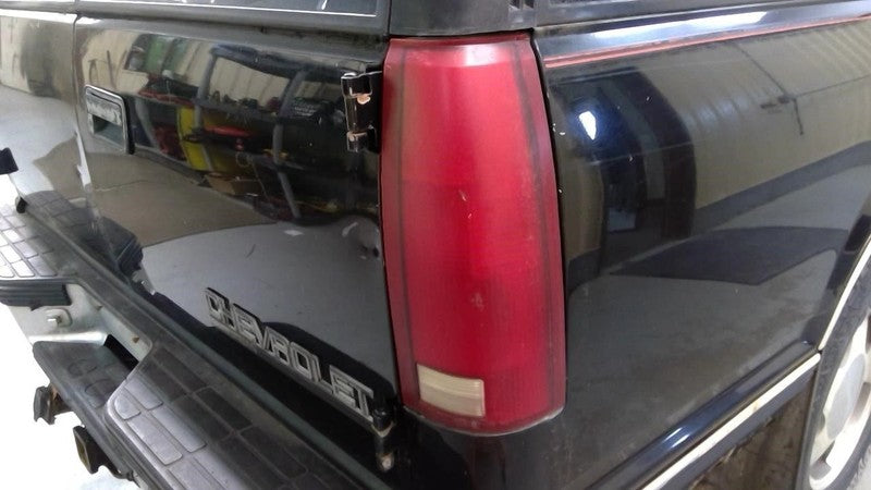 Passenger Right Tail Light Fits 90-00 CHEVROLET 2500 PICKUP 1917373