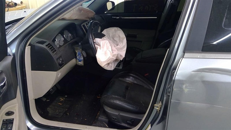 Driver Caliper Rear SRT8 Opt BR4 Fits 05-08 12-14 300 1635663