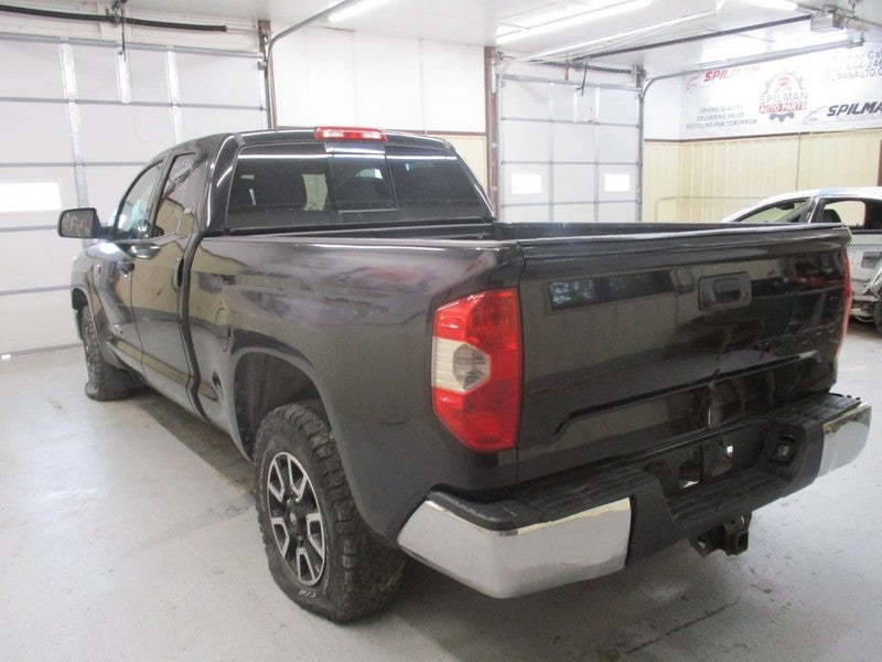 TUNDRA    2015 Owners Manual 1705052