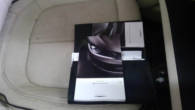 200       2015 Owners Manual 1722654