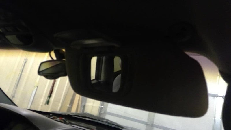 Passenger Sun Visor With Illumination Fits 02-04 GRAND CHEROKEE 172805
