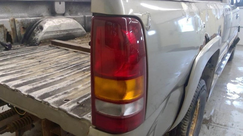 Passenger Right Tail Light Wideside Fits 99-03 SIERRA 1500 PICKUP 2004