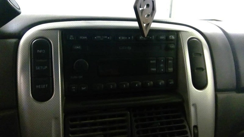 Audio Equipment Radio AM-FM-6 CD-MP3 ID 5L2T-18C868-DA Fits 05 EXPLORE